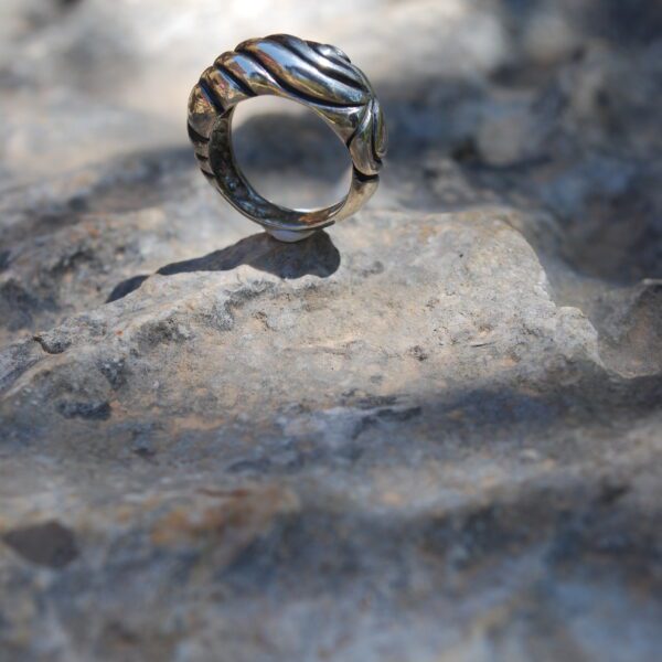 Lines Ring